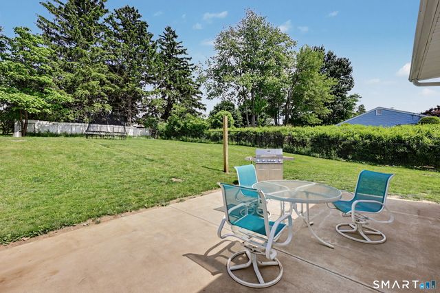 13 Fox Hollow Road, New Fairfield, CT 06812