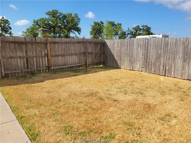 4140 McFarland Drive, College Station, TX 77845