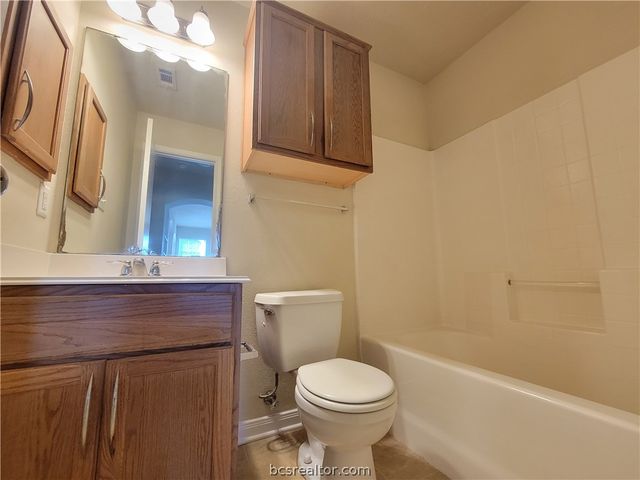 4140 McFarland Drive, College Station, TX 77845