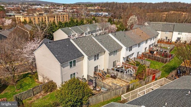 511 HIGHLAND TOWNE LN, Warrenton, VA 20186