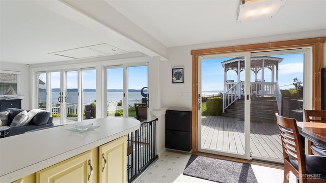 1406 Potlatch Beach Road, Marysville, WA 98271