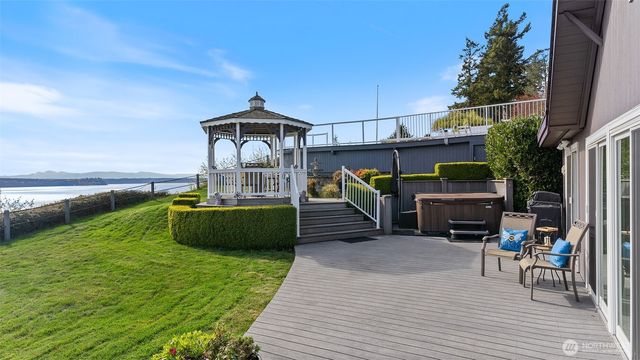 1406 Potlatch Beach Road, Marysville, WA 98271