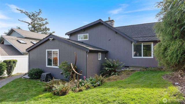 1406 Potlatch Beach Road, Marysville, WA 98271