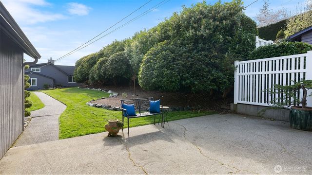 1406 Potlatch Beach Road, Marysville, WA 98271