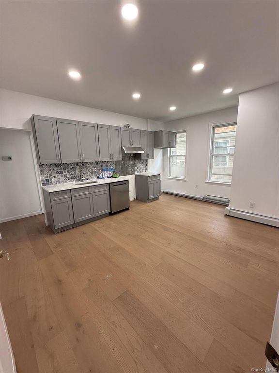 8554 106th Street, Richmond Hill, NY 11418 — photo 2
