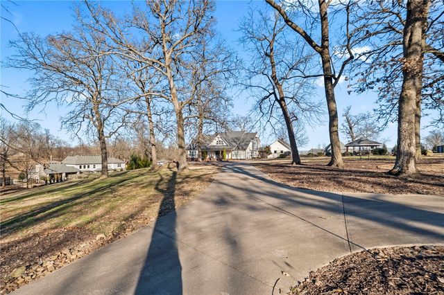 507 Chattin Circle, Bentonville, AR 72713