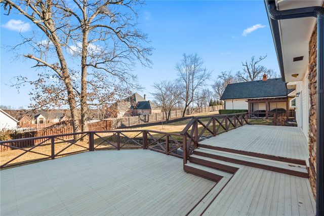 507 Chattin Circle, Bentonville, AR 72713