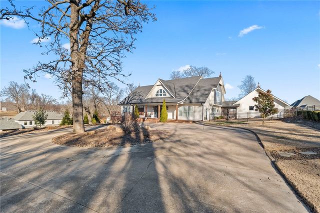 507 Chattin Circle, Bentonville, AR 72713