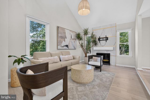7411 CRESTBERRY LN, Bethesda, MD 20817