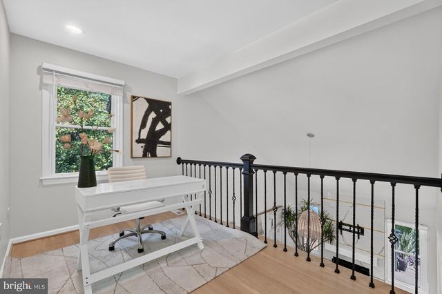 7411 CRESTBERRY LN, Bethesda, MD 20817