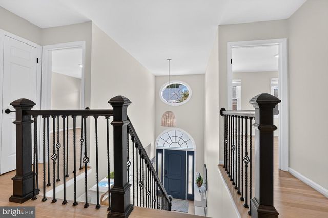7411 CRESTBERRY LN, Bethesda, MD 20817