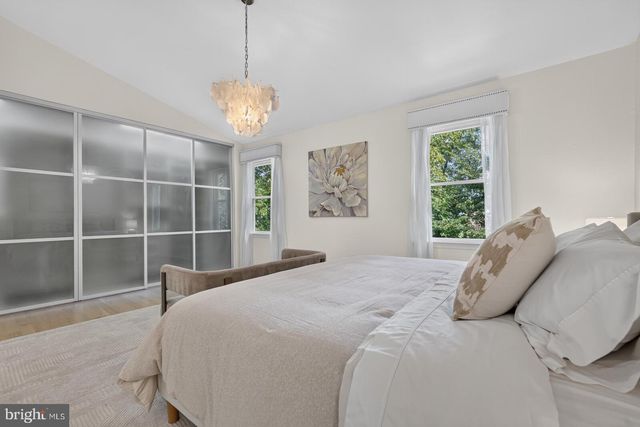 7411 CRESTBERRY LN, Bethesda, MD 20817