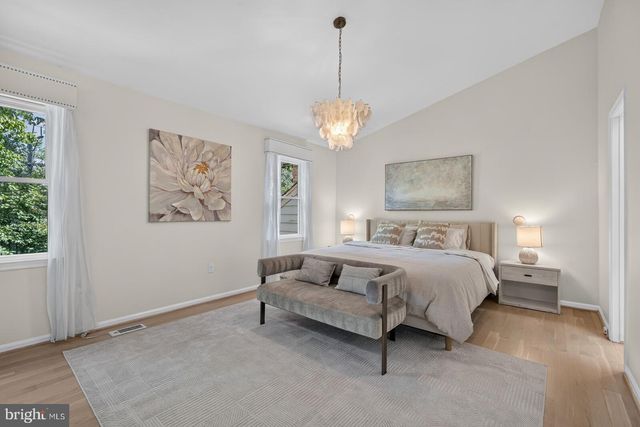 7411 CRESTBERRY LN, Bethesda, MD 20817