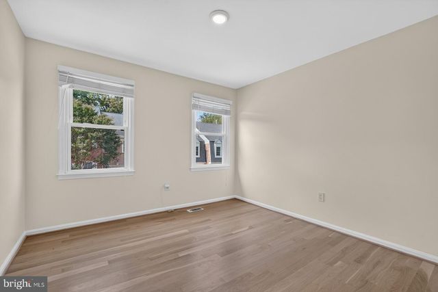 7411 CRESTBERRY LN, Bethesda, MD 20817