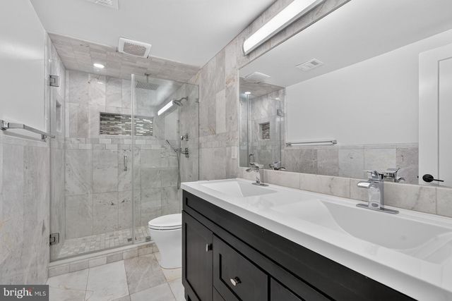 7411 CRESTBERRY LN, Bethesda, MD 20817
