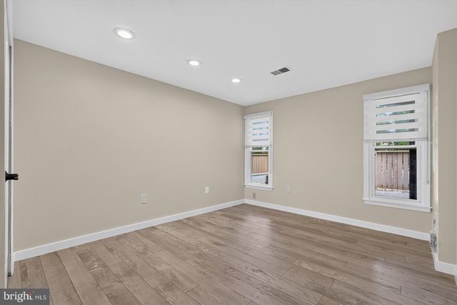7411 CRESTBERRY LN, Bethesda, MD 20817