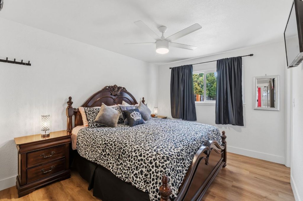 Image 21 of property listing at 1370 N Willow Avenue, Fresno, CA 93727