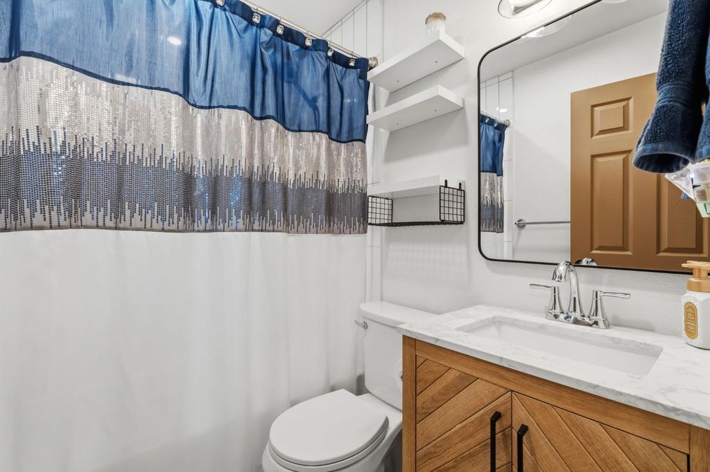 Image 32 of property listing at 1370 N Willow Avenue, Fresno, CA 93727