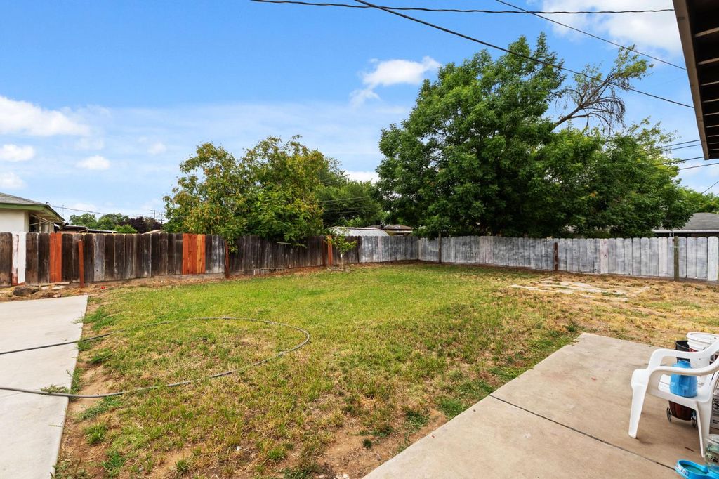 Image 35 of property listing at 1370 N Willow Avenue, Fresno, CA 93727