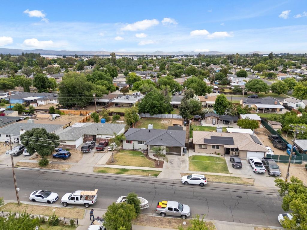 Image 37 of property listing at 1370 N Willow Avenue, Fresno, CA 93727