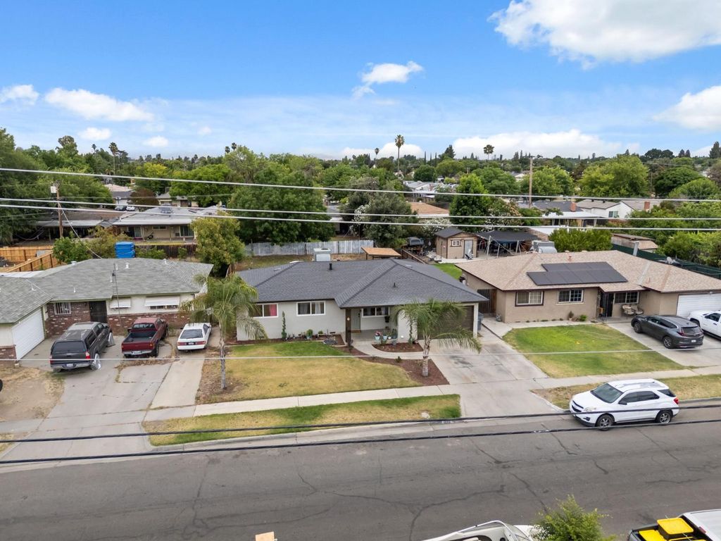 Image 38 of property listing at 1370 N Willow Avenue, Fresno, CA 93727