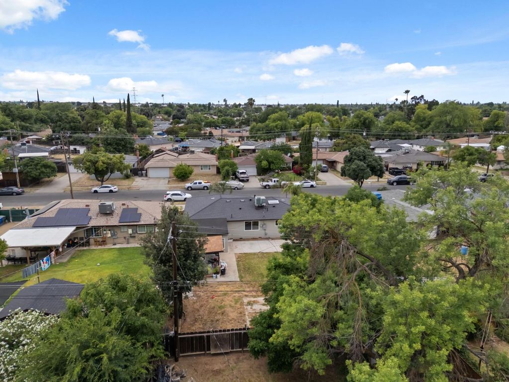 Image 43 of property listing at 1370 N Willow Avenue, Fresno, CA 93727