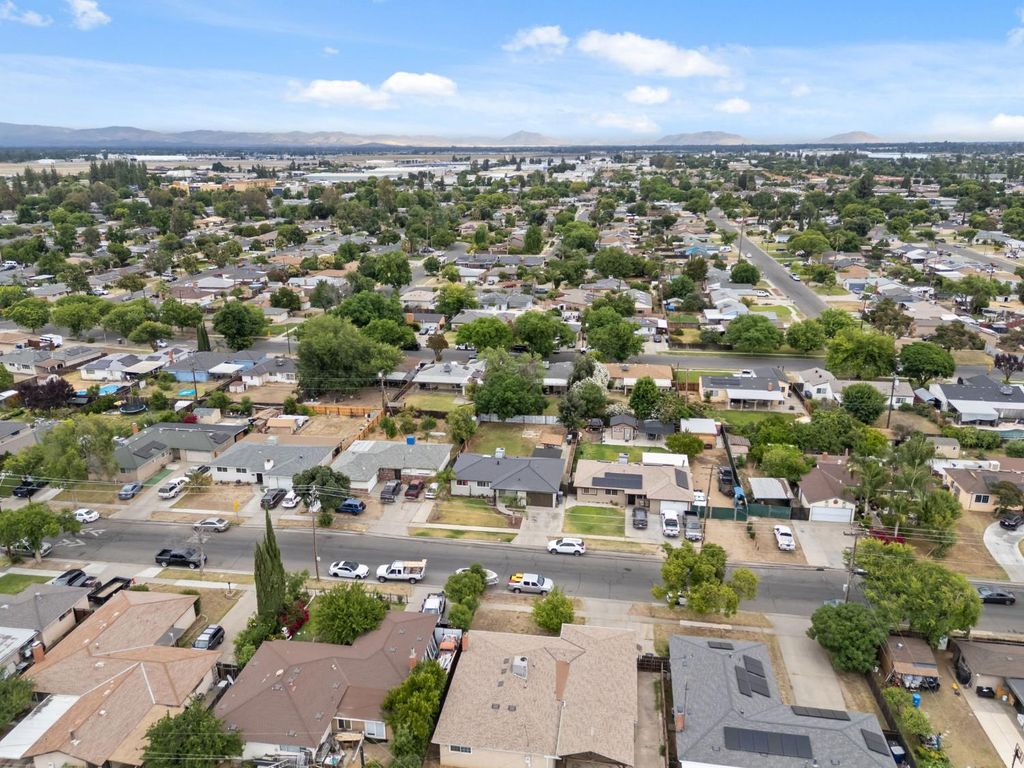 Image 44 of property listing at 1370 N Willow Avenue, Fresno, CA 93727