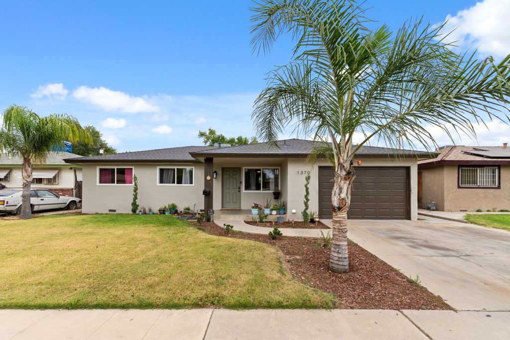 Image 5 of property listing at 1370 N Willow Avenue, Fresno, CA 93727