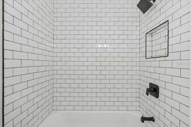 124 85TH AVENUE N, St Petersburg, FL 33702