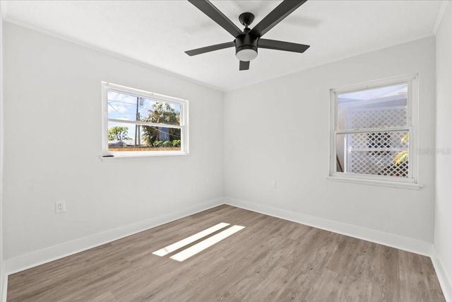 124 85TH AVENUE N, St Petersburg, FL 33702