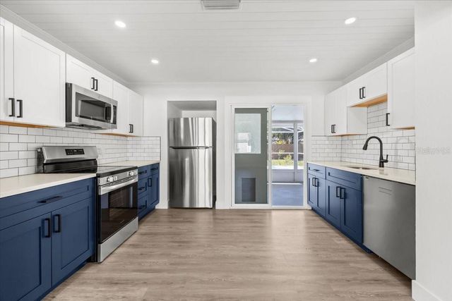 124 85TH AVENUE N, St Petersburg, FL 33702