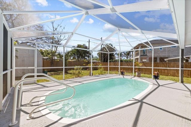 124 85TH AVENUE N, St Petersburg, FL 33702