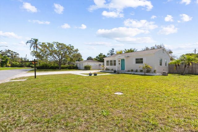124 85TH AVENUE N, St Petersburg, FL 33702