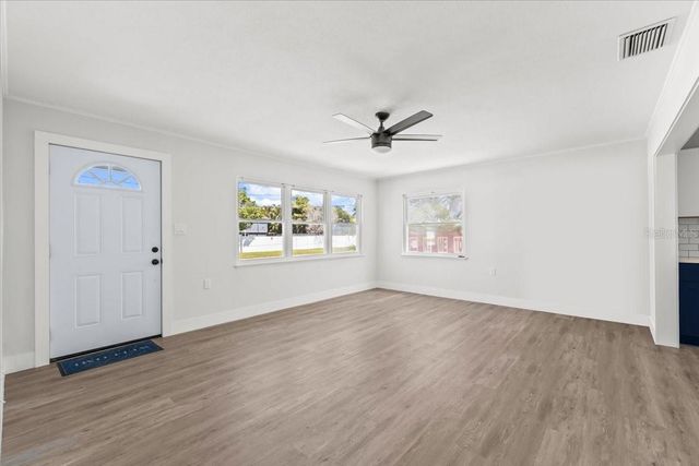 124 85TH AVENUE N, St Petersburg, FL 33702