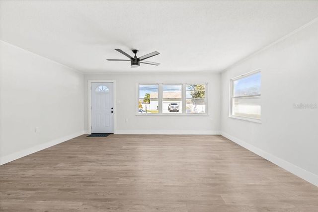 124 85TH AVENUE N, St Petersburg, FL 33702