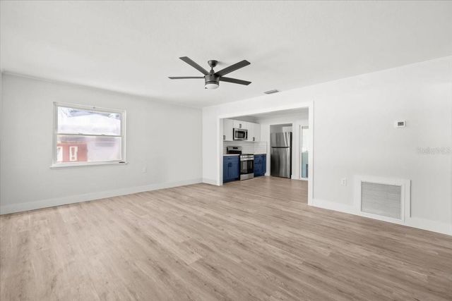 124 85TH AVENUE N, St Petersburg, FL 33702