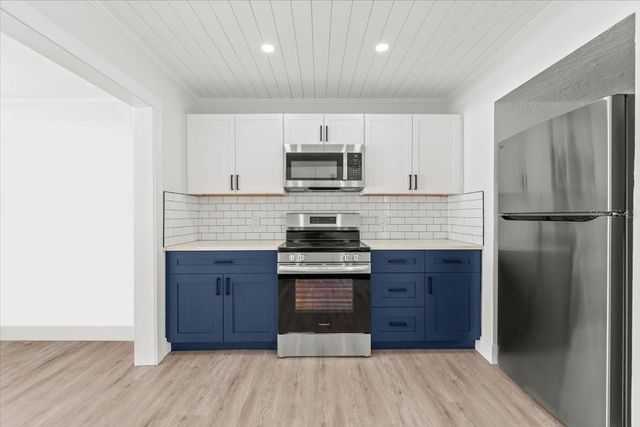 124 85TH AVENUE N, St Petersburg, FL 33702