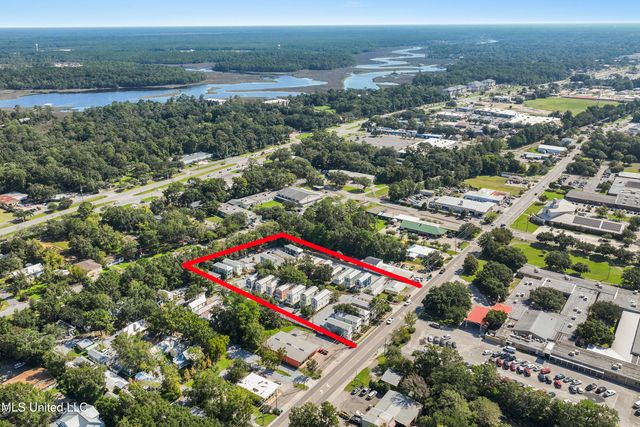 2207 Government Street, 13, Ocean Springs, MS 39564