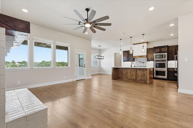 120 Grace View Road, Weatherford, TX 76088