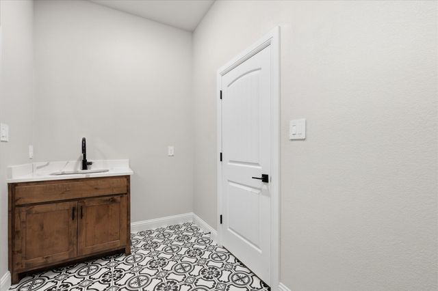 120 Grace View Road, Weatherford, TX 76088
