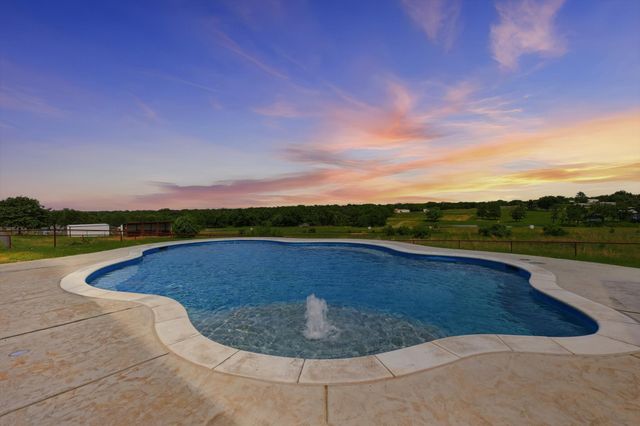 120 Grace View Road, Weatherford, TX 76088