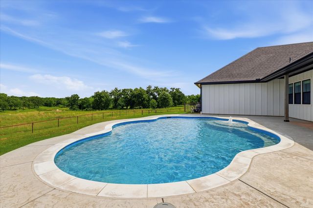 120 Grace View Road, Weatherford, TX 76088