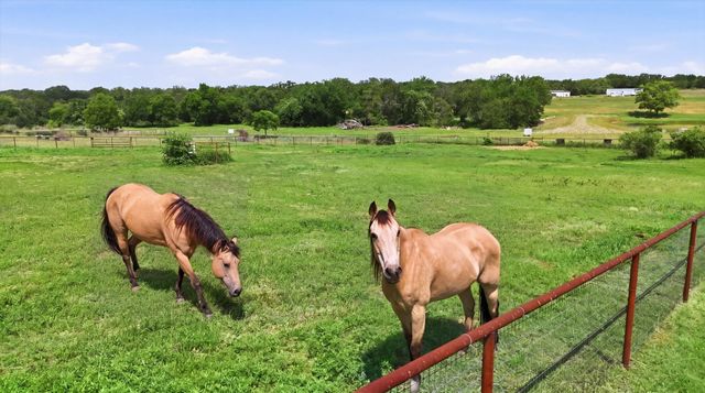 120 Grace View Road, Weatherford, TX 76088