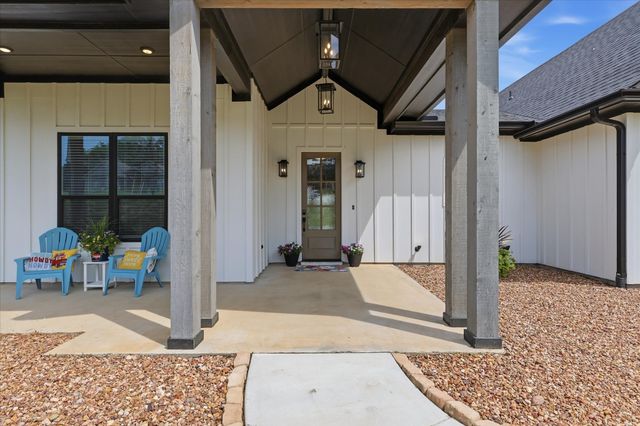 120 Grace View Road, Weatherford, TX 76088