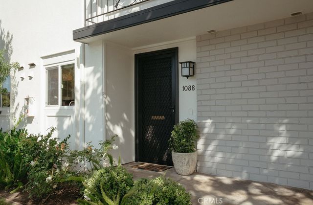 1088 Buckingham Lane, Newport Beach, CA 92660