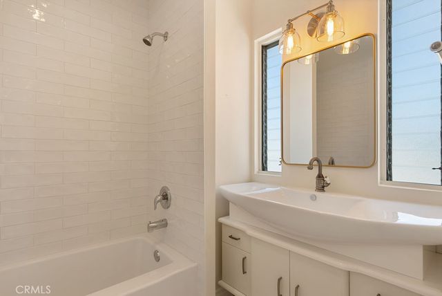 1088 Buckingham Lane, Newport Beach, CA 92660