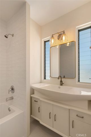 1088 Buckingham Lane, Newport Beach, CA 92660