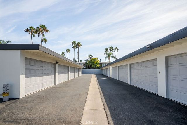 1088 Buckingham Lane, Newport Beach, CA 92660