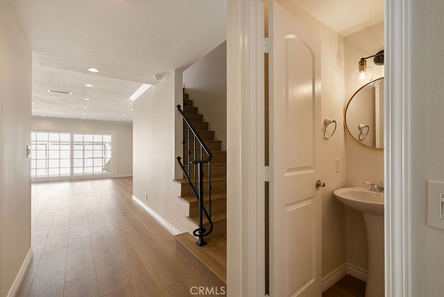 1088 Buckingham Lane, Newport Beach, CA 92660