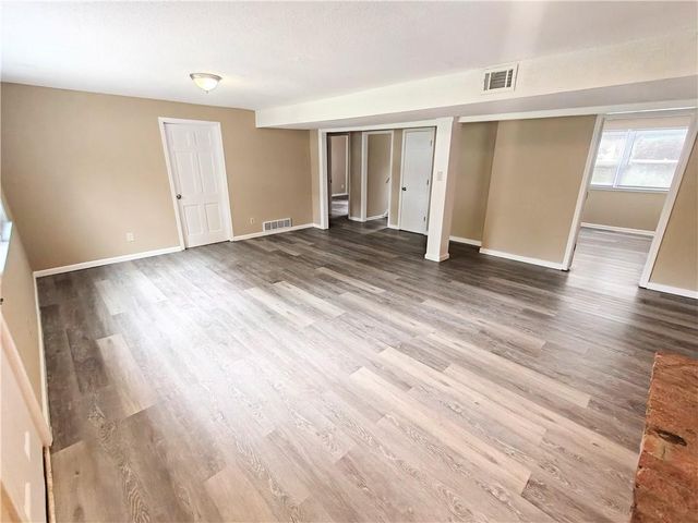3900 S Hands Street, Independence, MO 64055